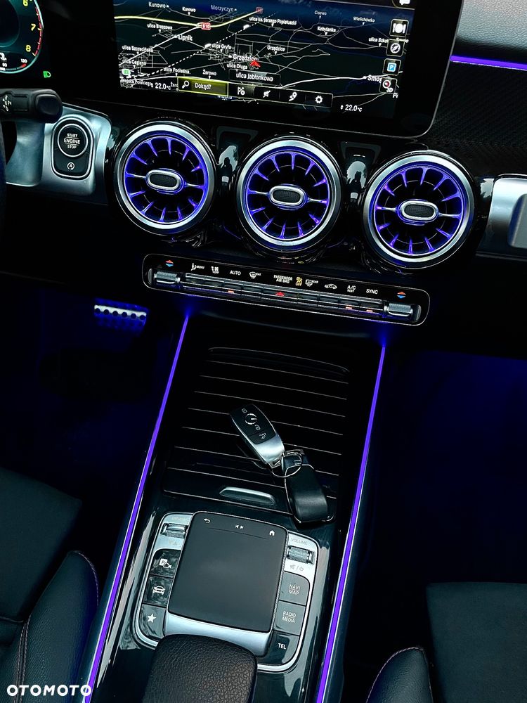 Mercedes-Benz GLB 200 7G-DCT AMG Line - 33