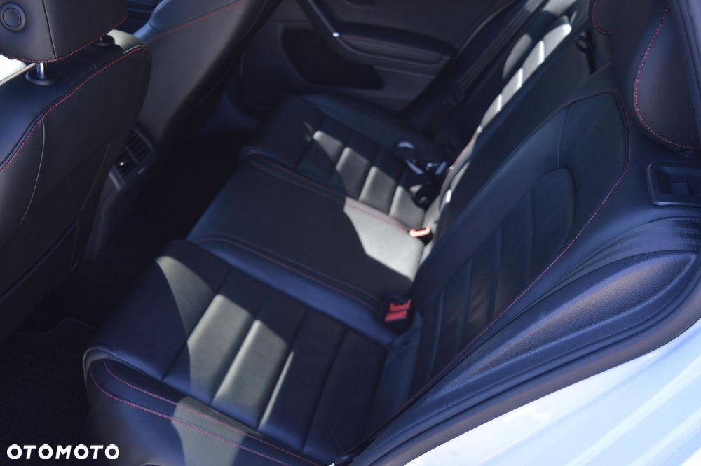 Volkswagen Golf GTI (BlueMotion Technology) DSG - 17