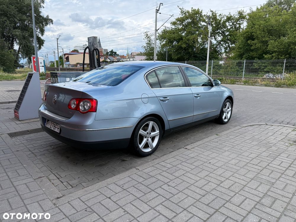 Volkswagen Passat 1.8 TSI Comfortline - 5