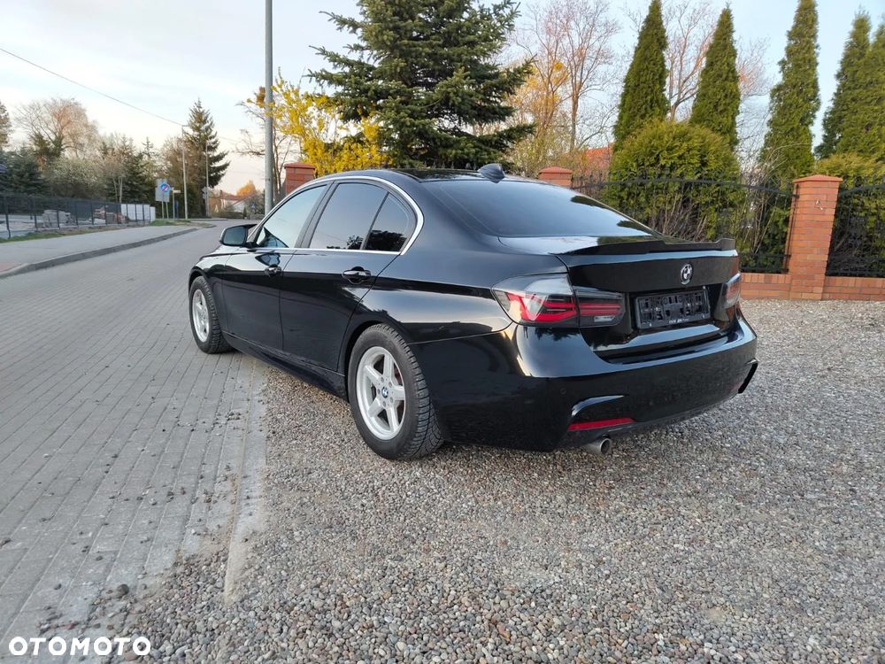 BMW Seria 3 318d Sport Line - 27