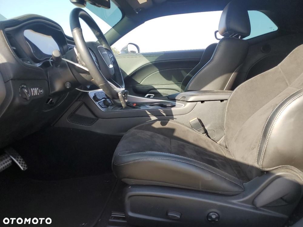 Dodge Challenger 5.7 R/T - 7