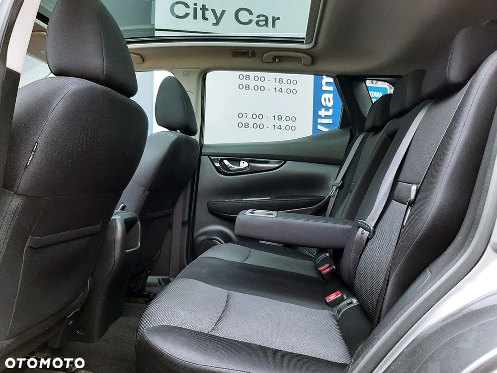 Nissan Qashqai 1.6 DIG-T N-Connecta - 23