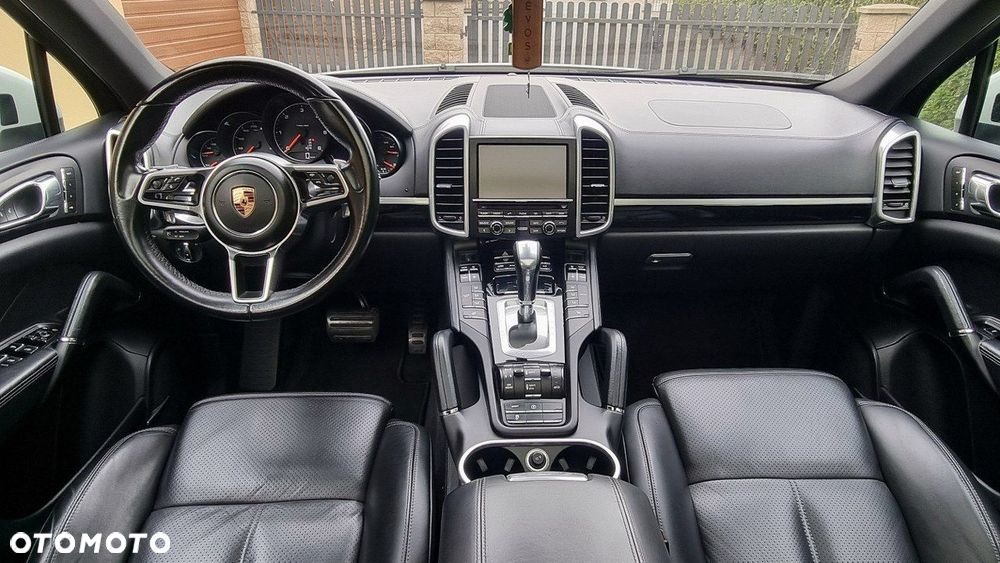 Porsche Cayenne - 14
