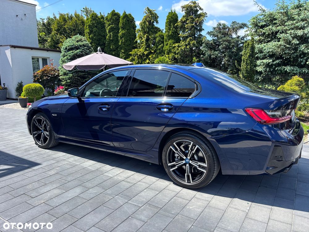 BMW Seria 3 330e xDrive M Sport - 6