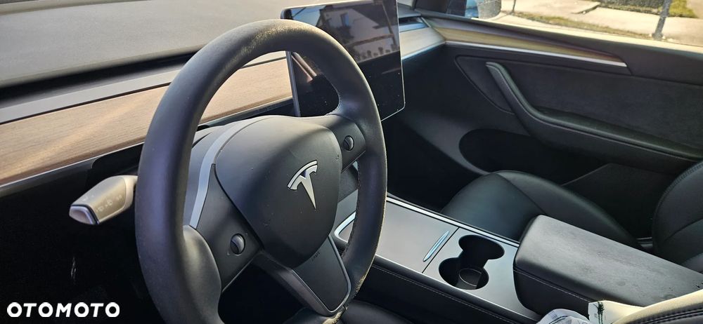 Tesla Y RWD - 12