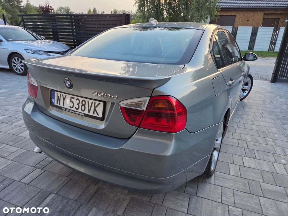 BMW Seria 3 318d DPF - 8