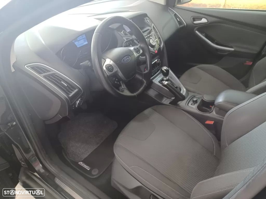 Ford Focus 1.0 EcoBoost S&S TITANIUM - 12