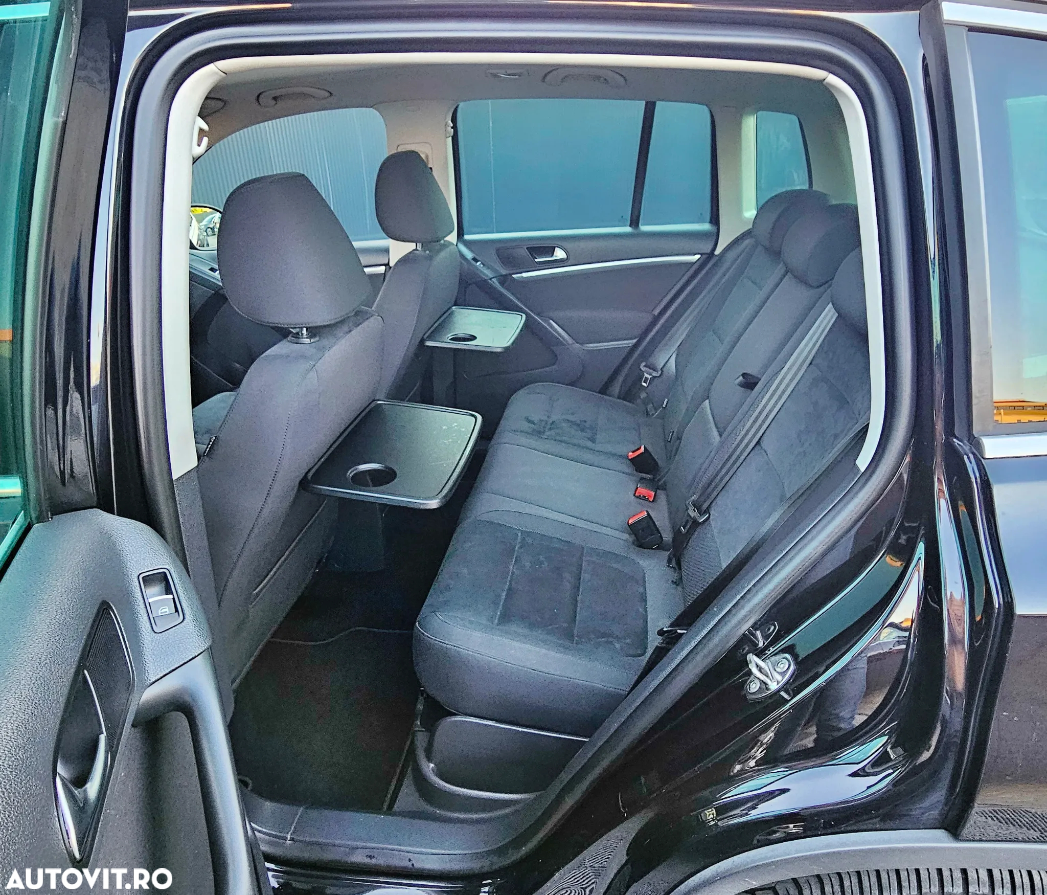 Volkswagen Tiguan - 9