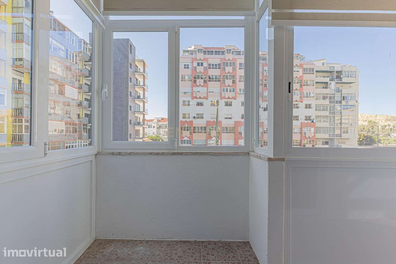 APARTAMENTO REMODELADO NO CENTRO DA COSTA DE CAPARICA - Grande imagem: 5/23