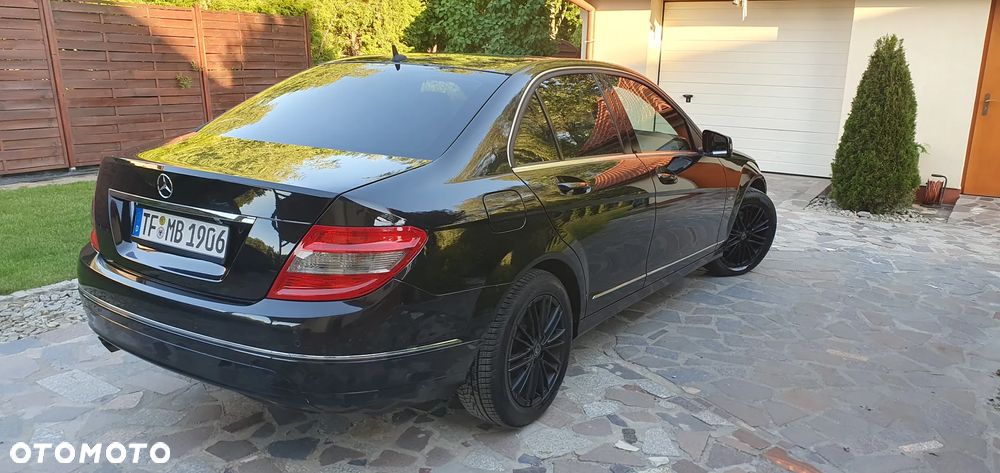 Mercedes-Benz Klasa C 180 CGI Automatik BlueEFFICIENCY Avantgarde - 9