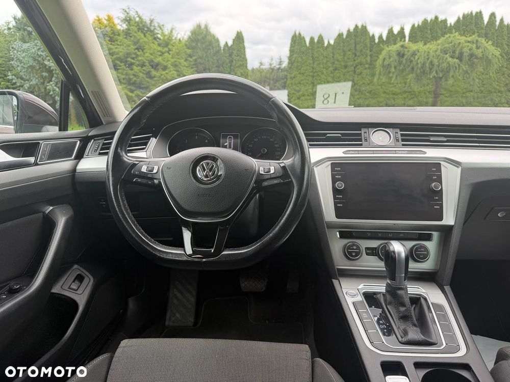 Volkswagen Passat 2.0 TDI SCR DSG Comfortline - 16