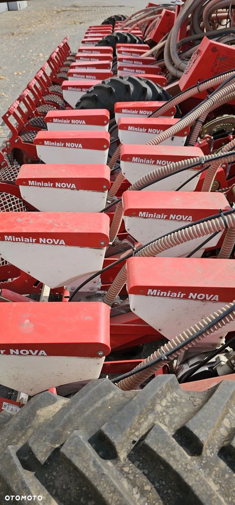 Kverneland Miniair Nova - 9