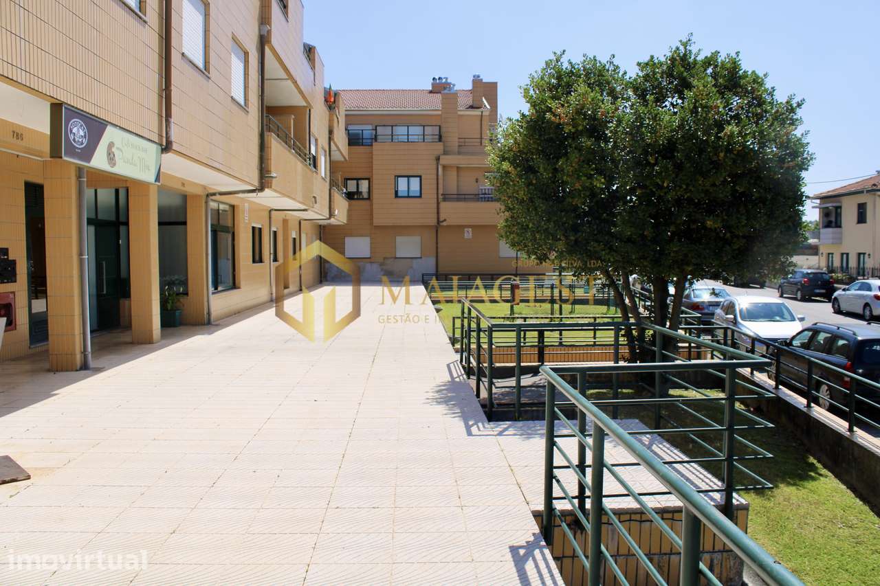 Apartamento T2 Duplex com Terraço e Garagem em São João de Ver - Grande imagem: 2/28