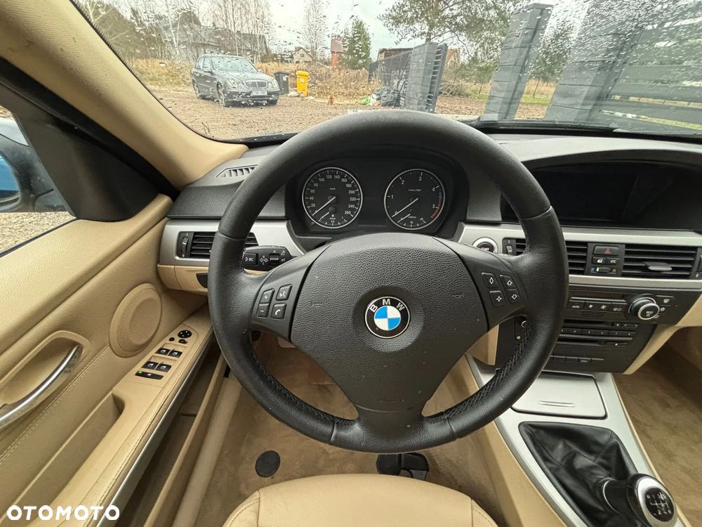 BMW Seria 3 320d - 8
