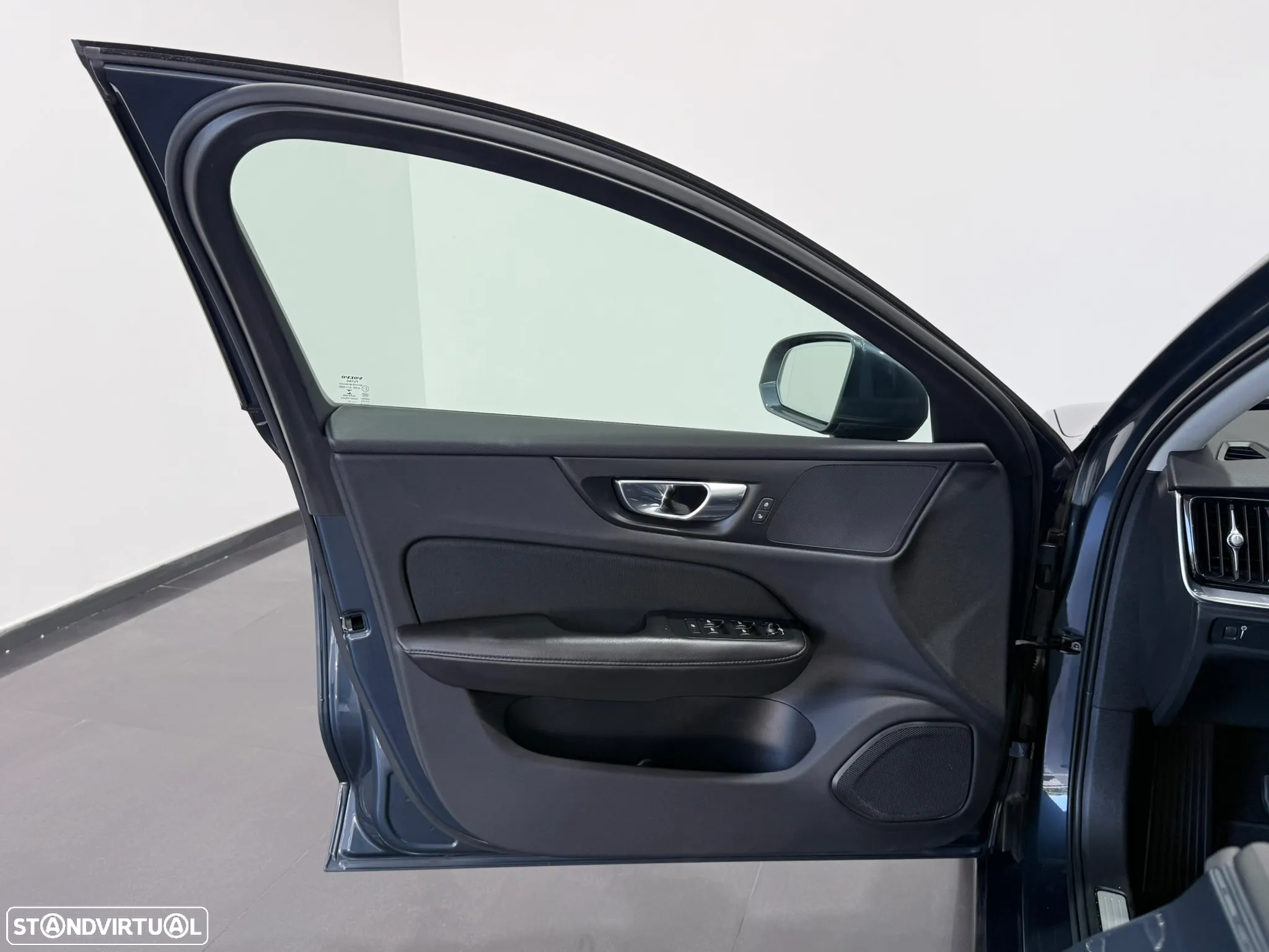 Volvo V60 2.0 D3 Momentum - 17