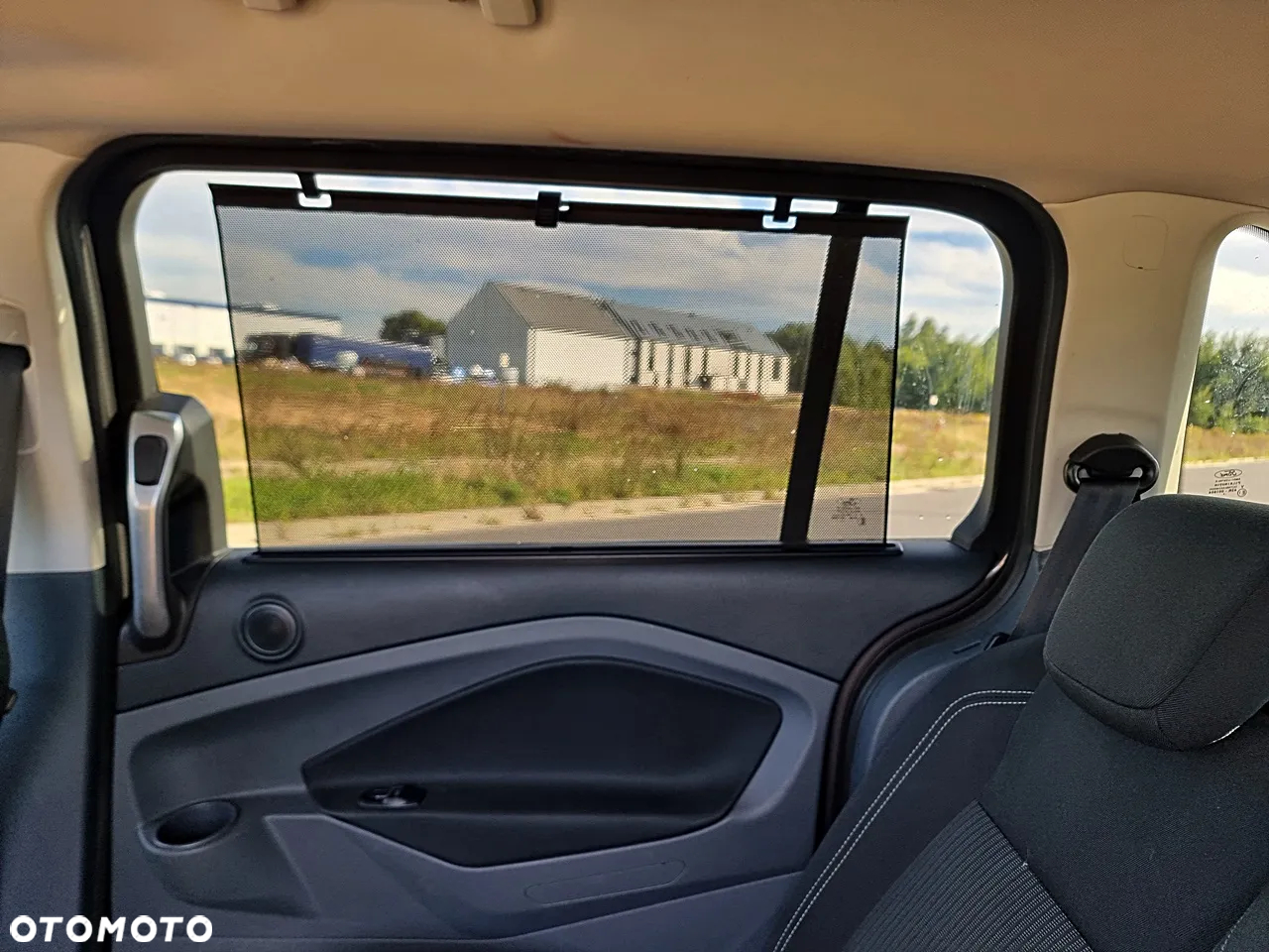 Ford Grand C-MAX - 26