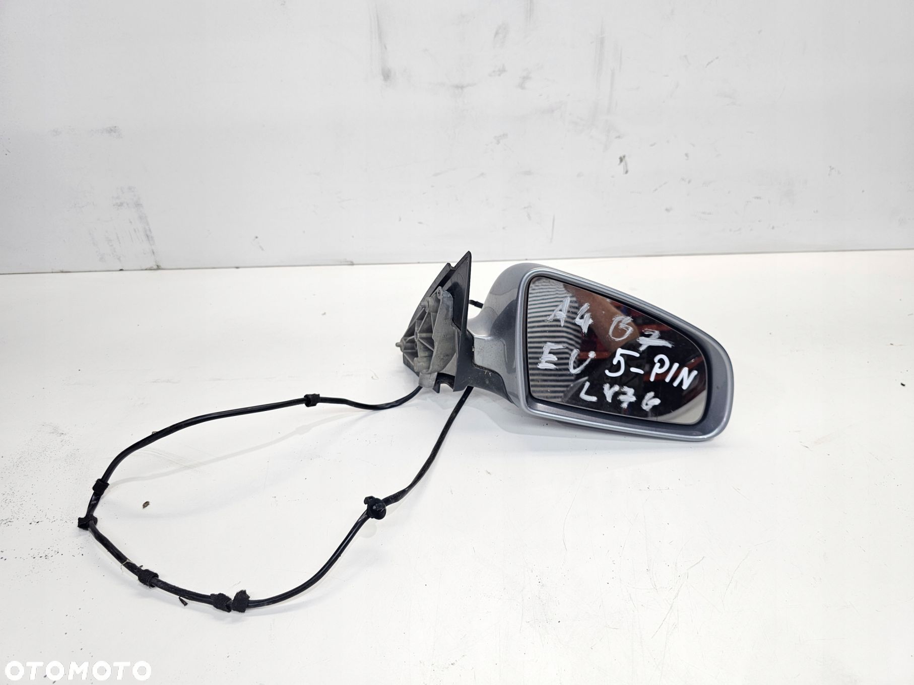 LUSTERKO ZEWNĘTRZNE PRAWE AUDI A4 B6 B7 5- PIN LY7G EUROPA - 1