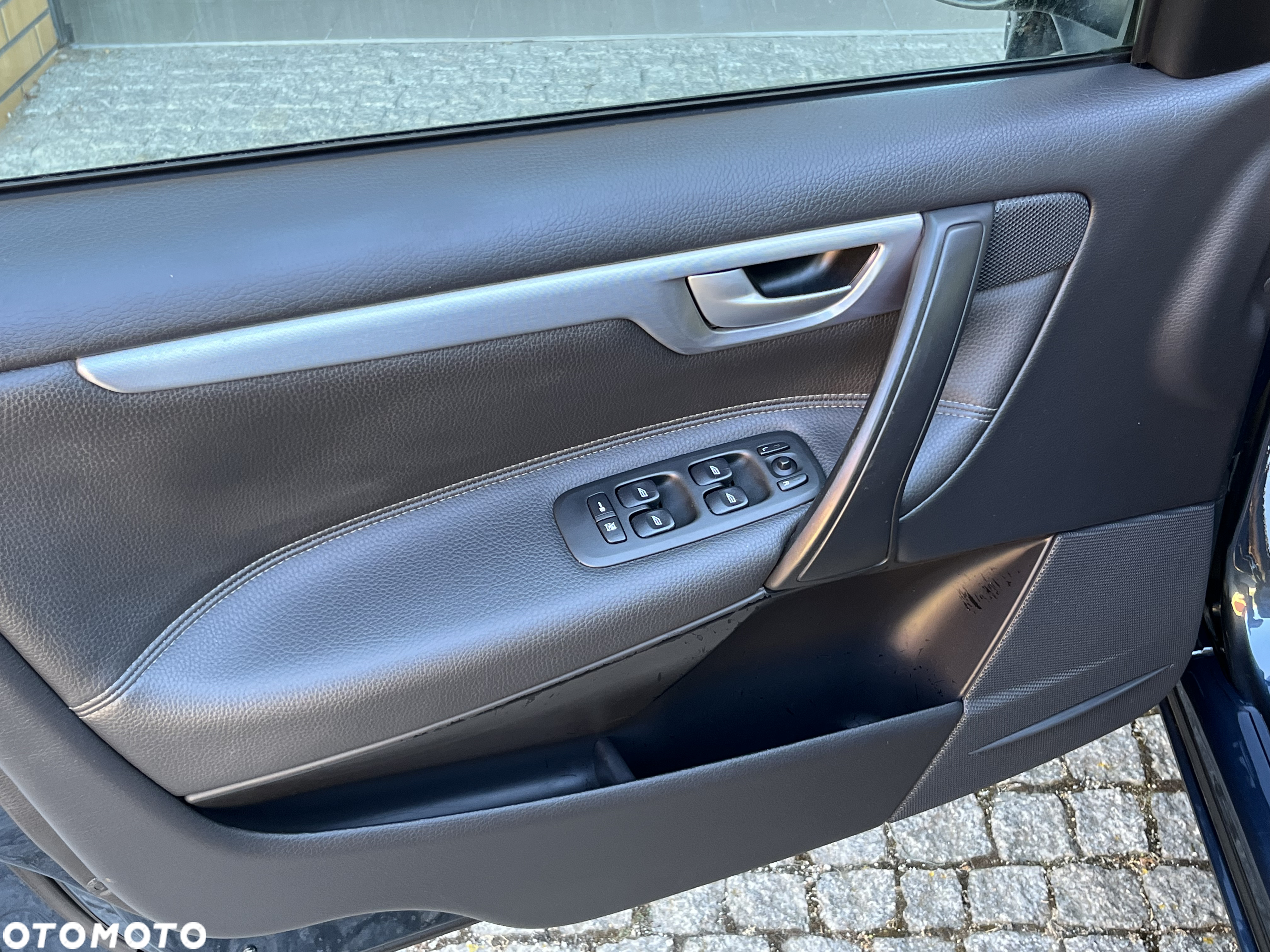Volvo V70 2.4 D Momentum - 16