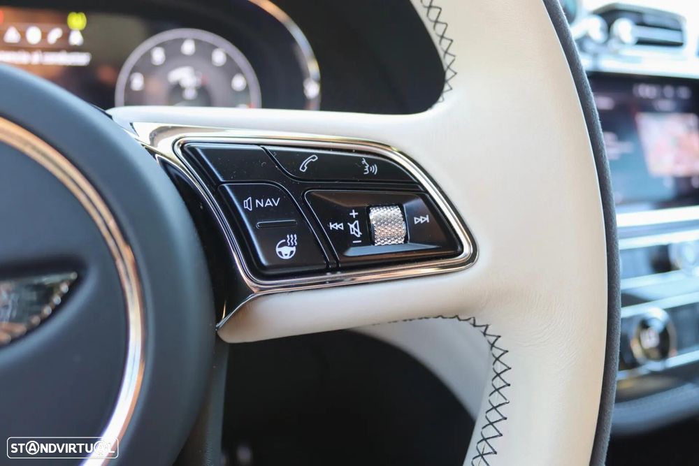 Bentley Bentayga V8 S Black Edition - 33