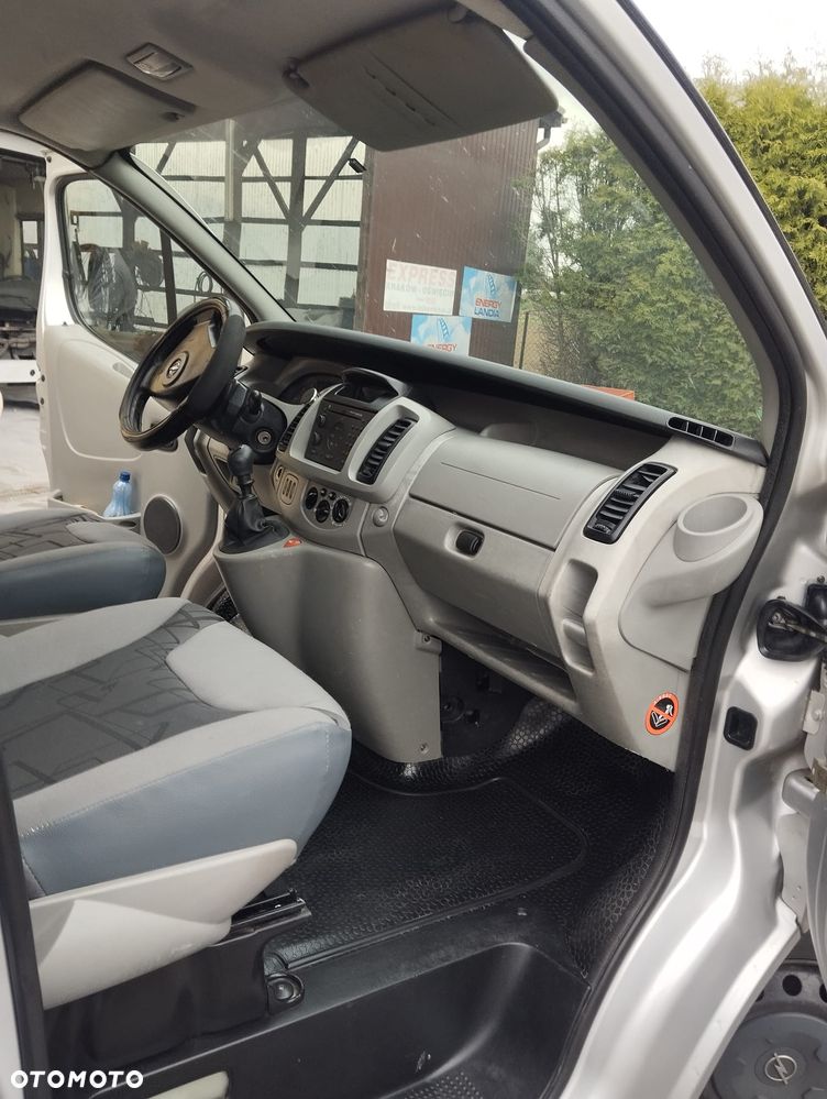 Opel Vivaro - 18