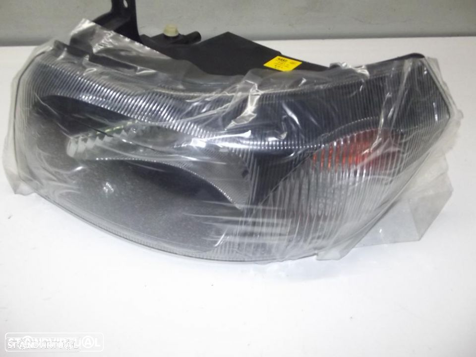 Ford Transit de 2000 farol frontal - 2