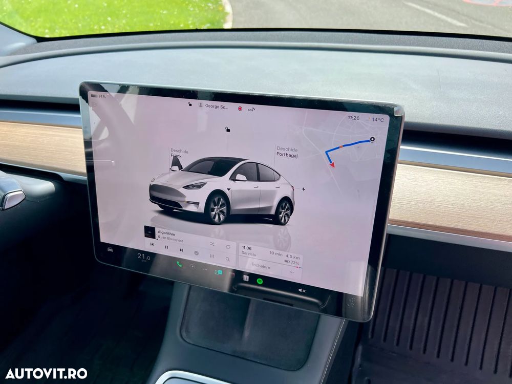 Tesla Model Y - 25