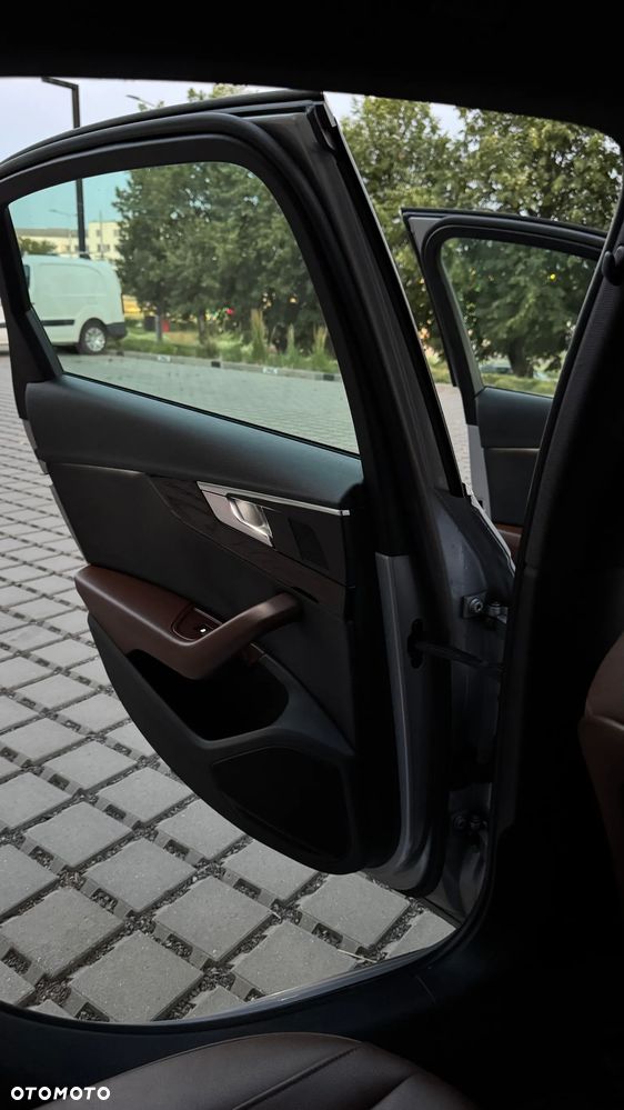 Audi A4 Limousine 2.0 TDI S tronic sport - 28