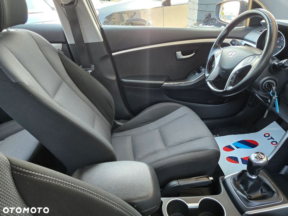 Hyundai i30 1.6 GDI Premium - 13