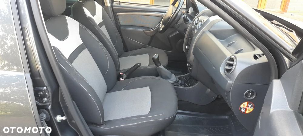 Dacia Duster 1.6 SCe Laureate S&S - 14