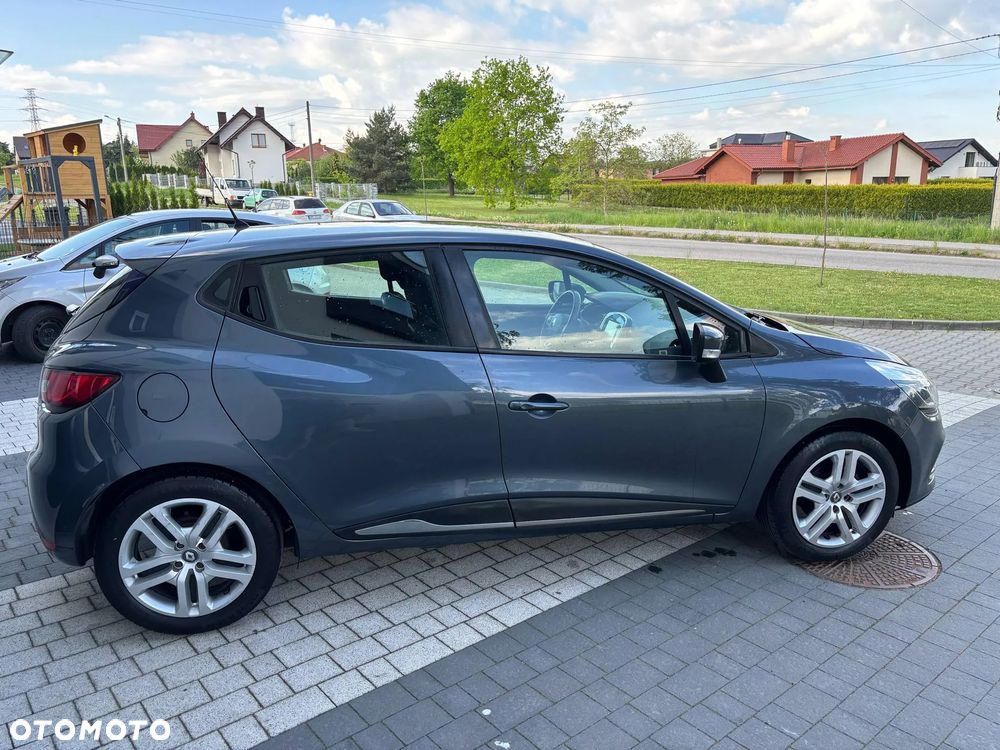 Renault Clio 1.2 16V 75 Life - 4