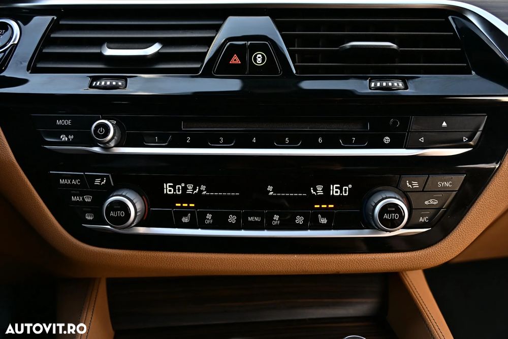 BMW Seria 5 540i AT - 24