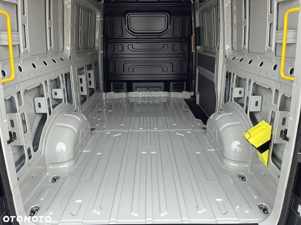 Volkswagen Crafter Furgon 35, 2.0 TDI 177KM, Wysoki dach, r. o. 3640mm - 14