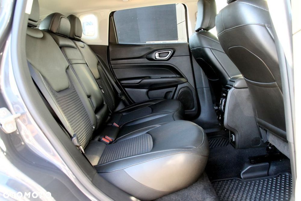 Jeep Compass - 24