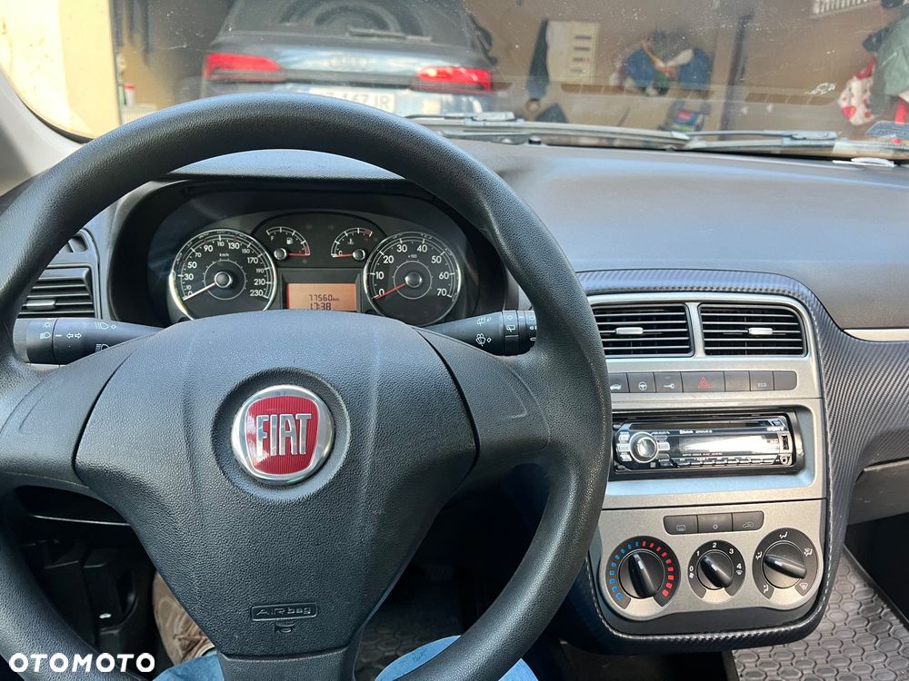 Fiat Grande Punto - 10