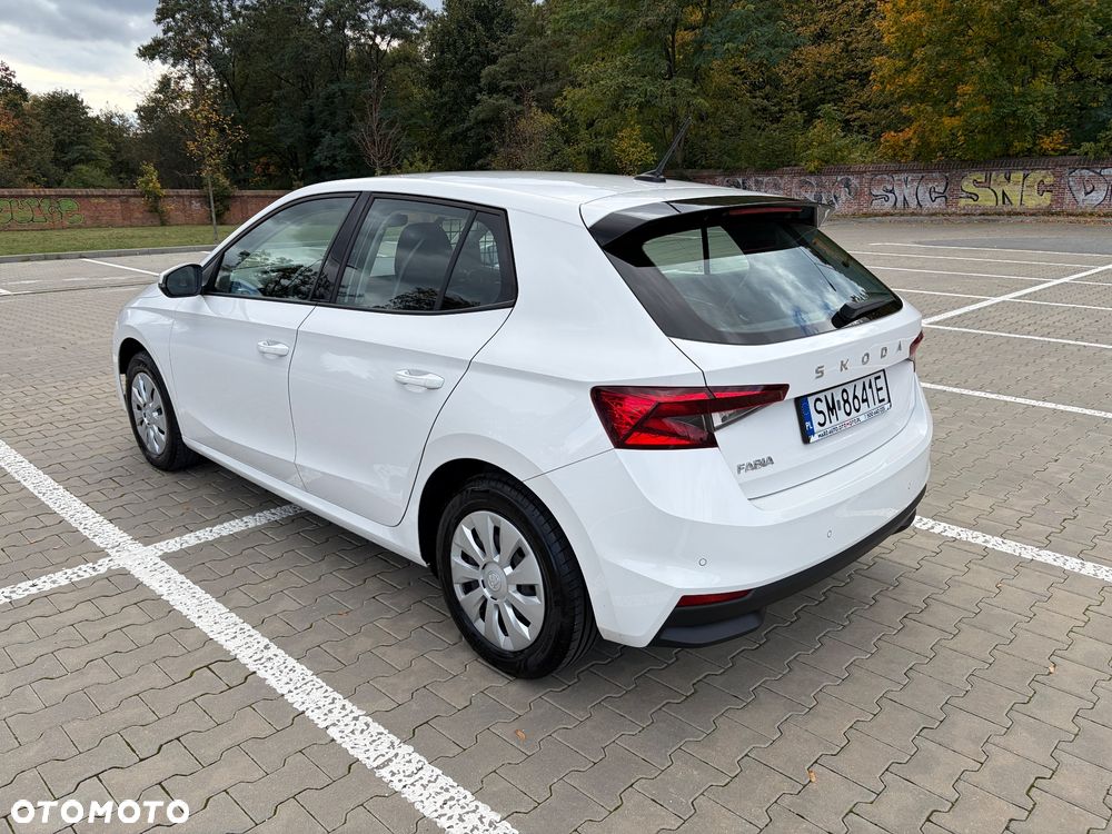 Skoda Fabia 1.0 Essence - 7