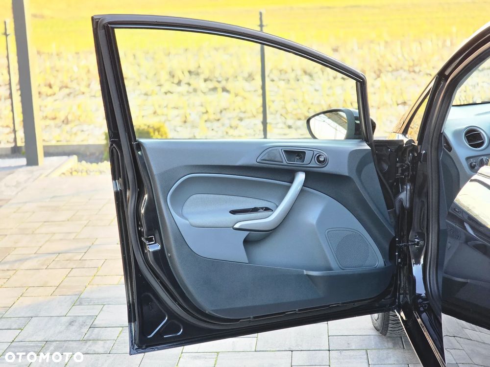 Ford Fiesta 1.25 Ambiente - 27