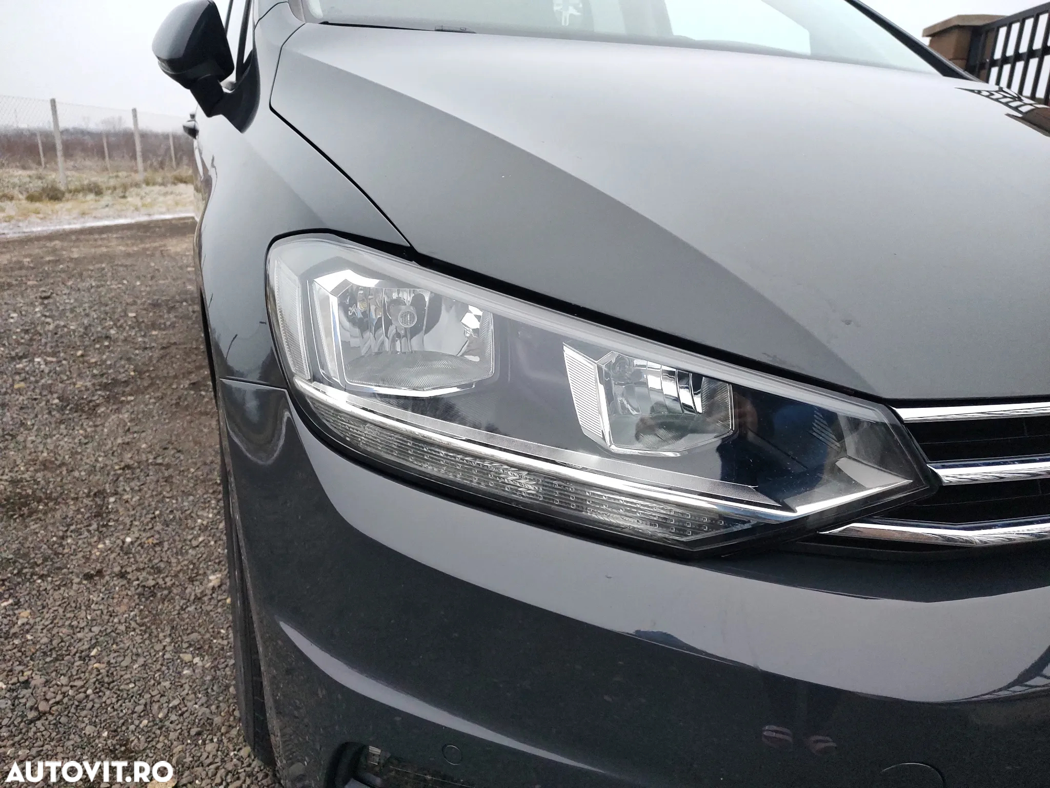 Volkswagen Touran 2.0 TDI SCR DSG Comfortline - 4