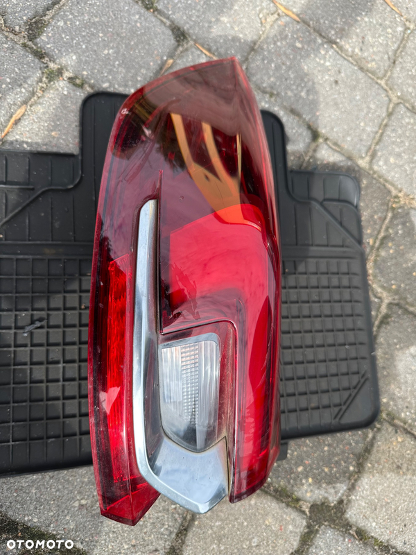 OPEL INSIGNIA B KOMBI LAMPA TYŁ LEWA LUB PRAWA EU 39099122 39099123