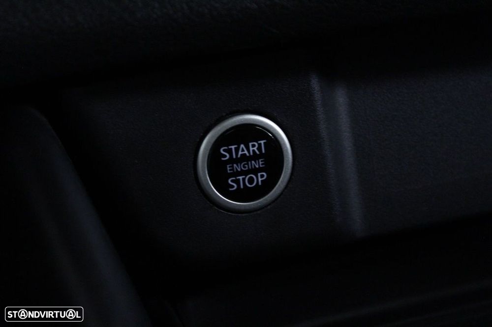 Nissan Qashqai 1.3 DIG-T N-Connecta LED Xtronic - 30