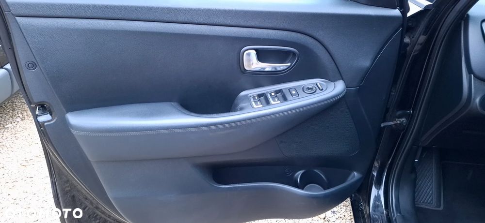 Kia Carens 1.7 CRDi XL 7os - 21