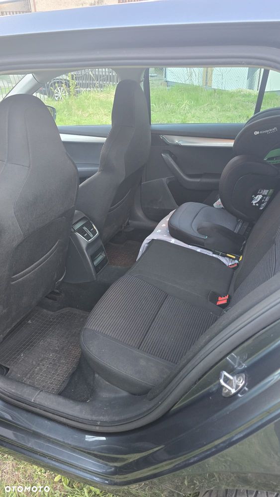 Skoda Octavia 1.6 TDI Style DSG - 8