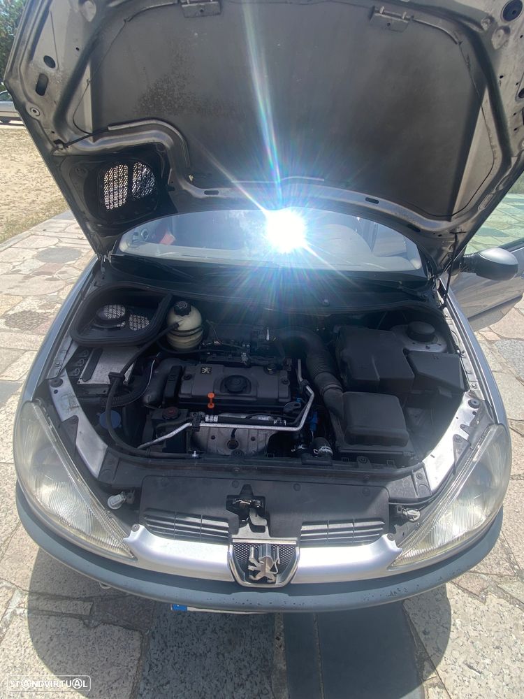 Peugeot 206 1.1 Color Line - 13