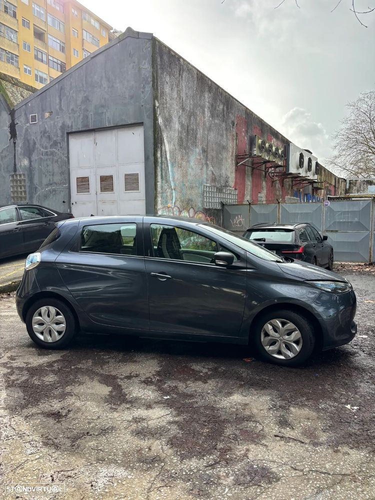 Renault Zoe (s/ Bateria) 41 kwh Intens - 4