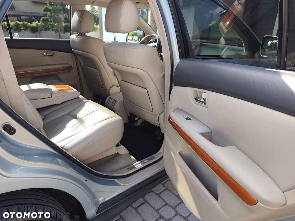 Lexus RX - 9