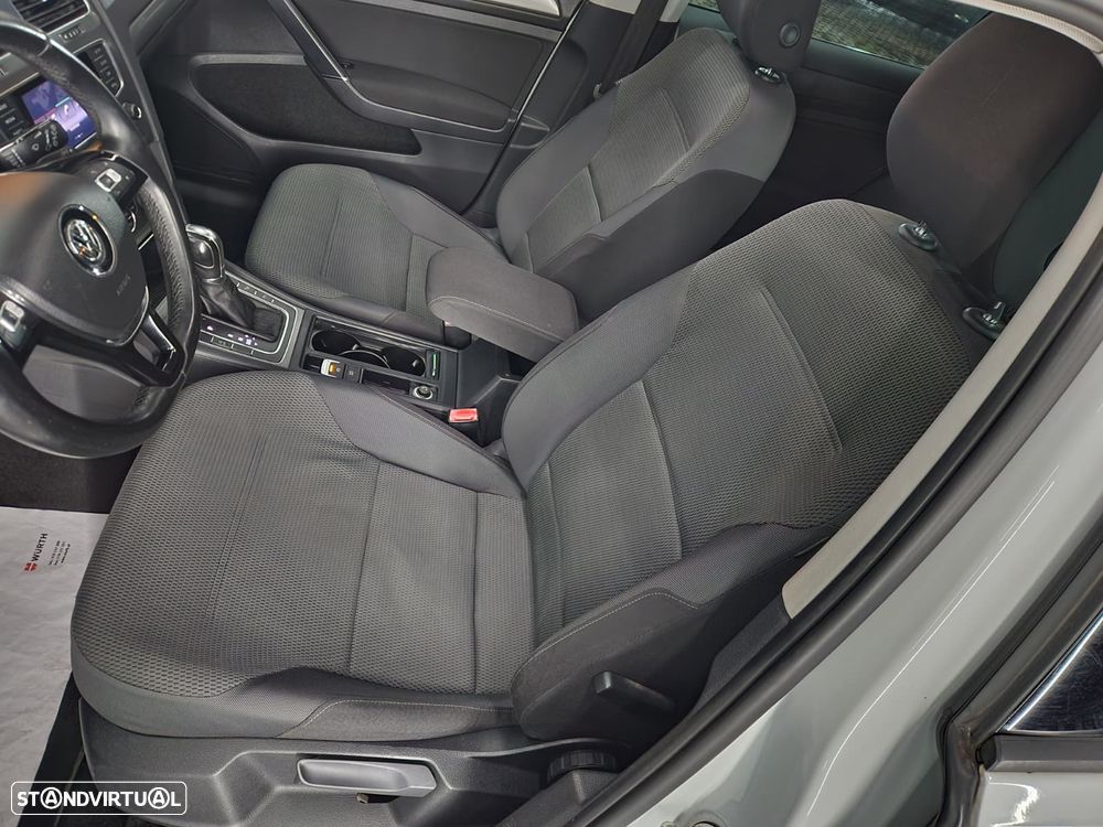 VW Golf 1.6 TDi Confortline DSG - 5