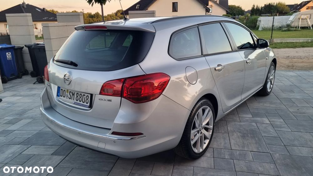 Opel Astra 1.4 T Cosmo - 14