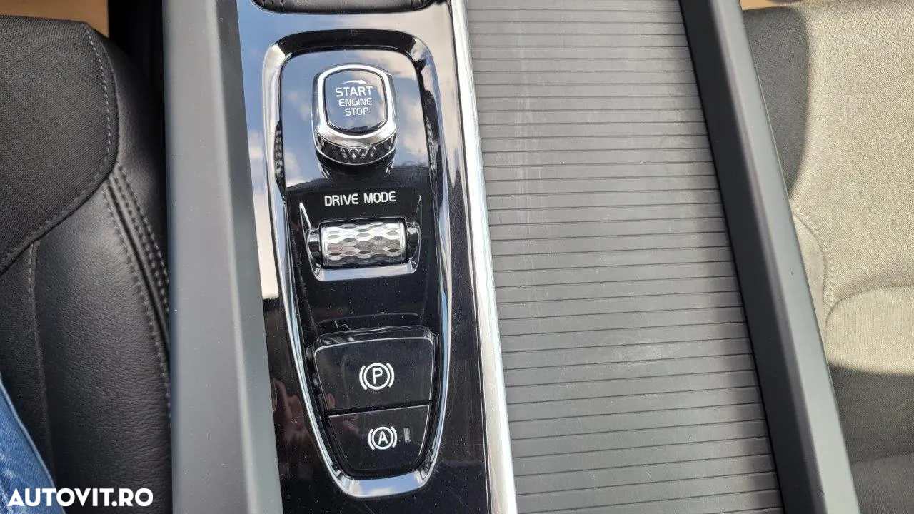 Volvo XC 60 D4 AWD Momentum - 34