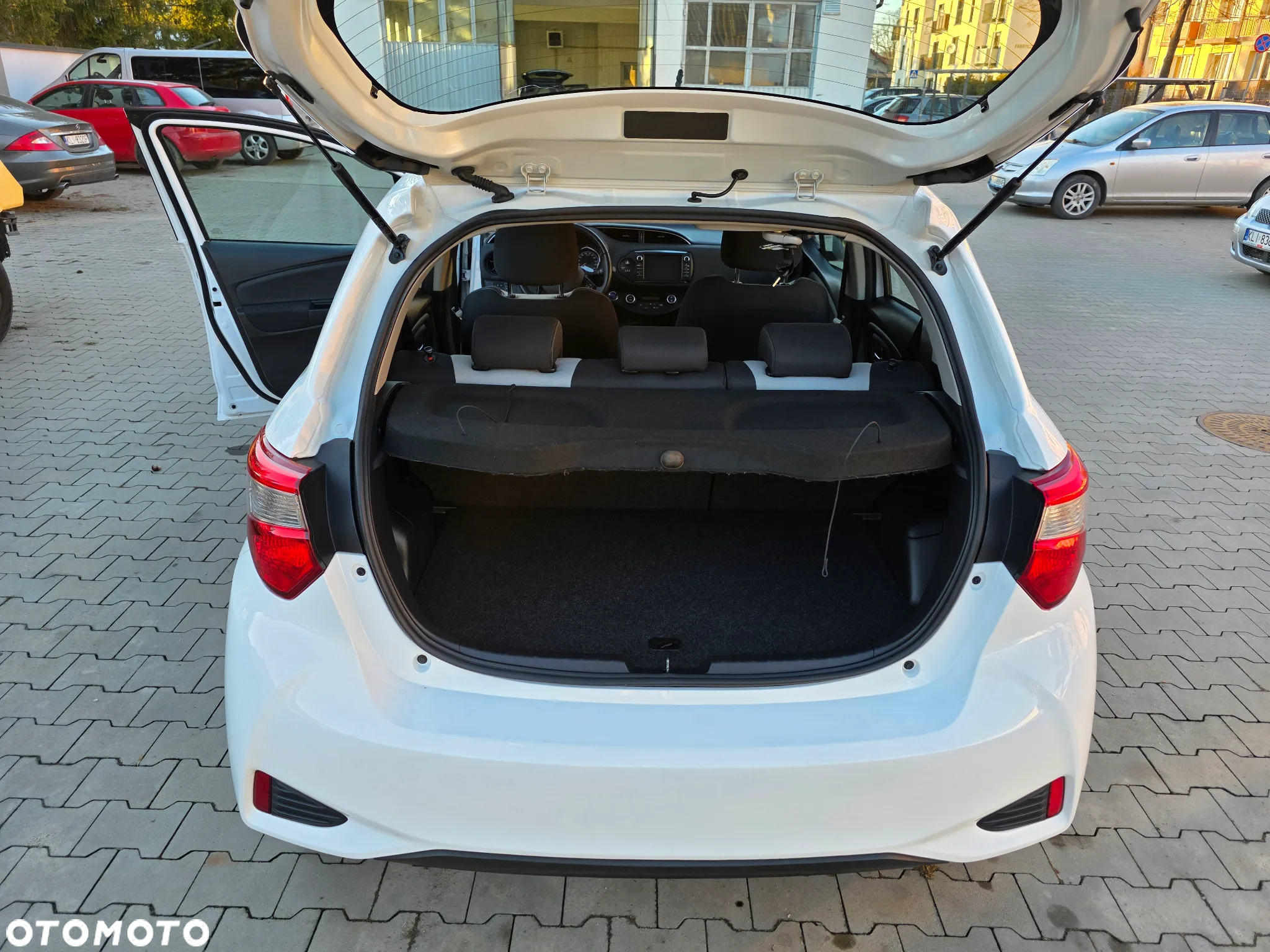 Toyota Yaris Hybrid 1.5 VVT-i Comfort - 15
