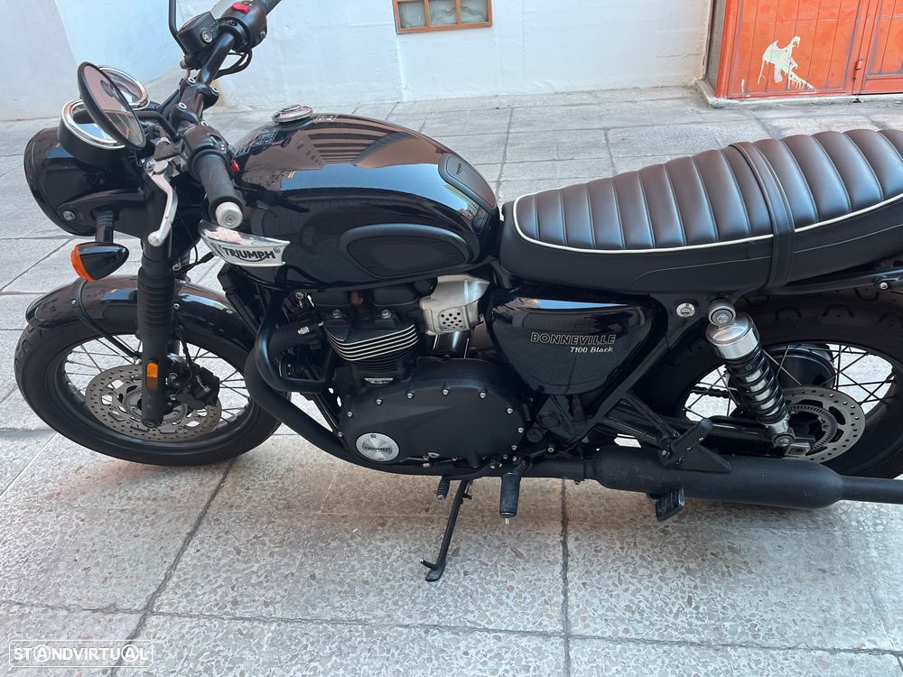 Triumph Bonneville T100 - 2