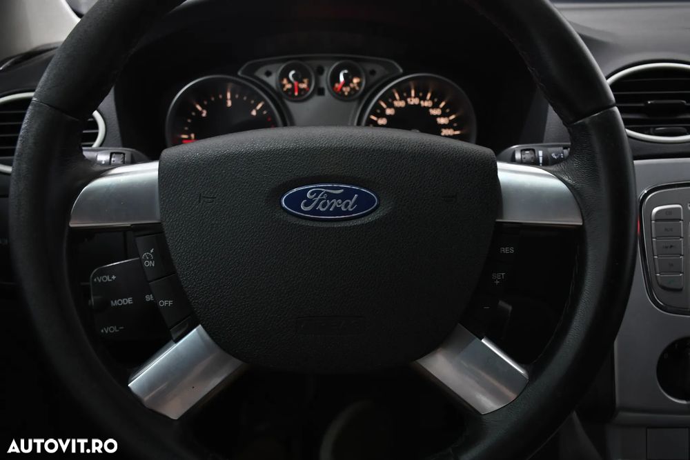 Ford Focus 1.8TDCi Trend - 13